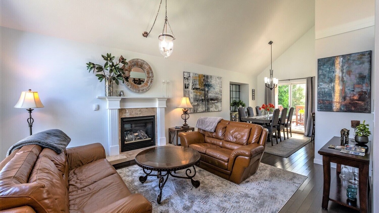 Photo of Livingroom in Okanagan-Similkameen