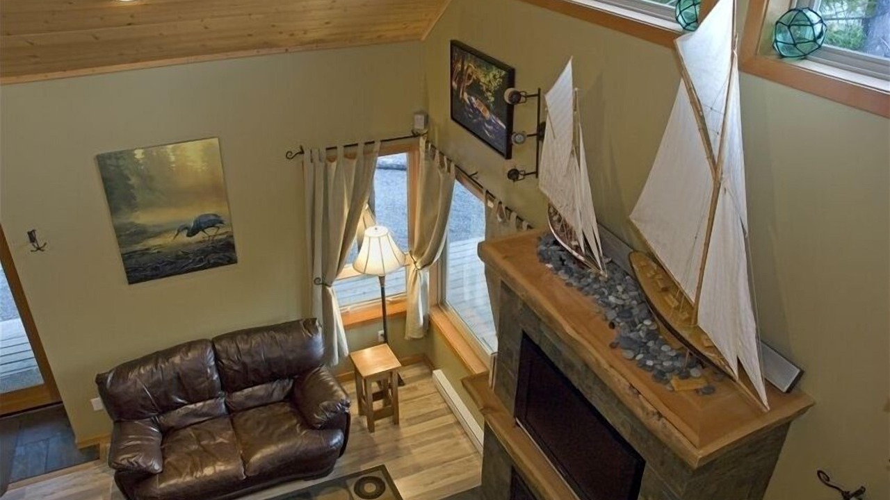 Photo of Livingroom in Tofino