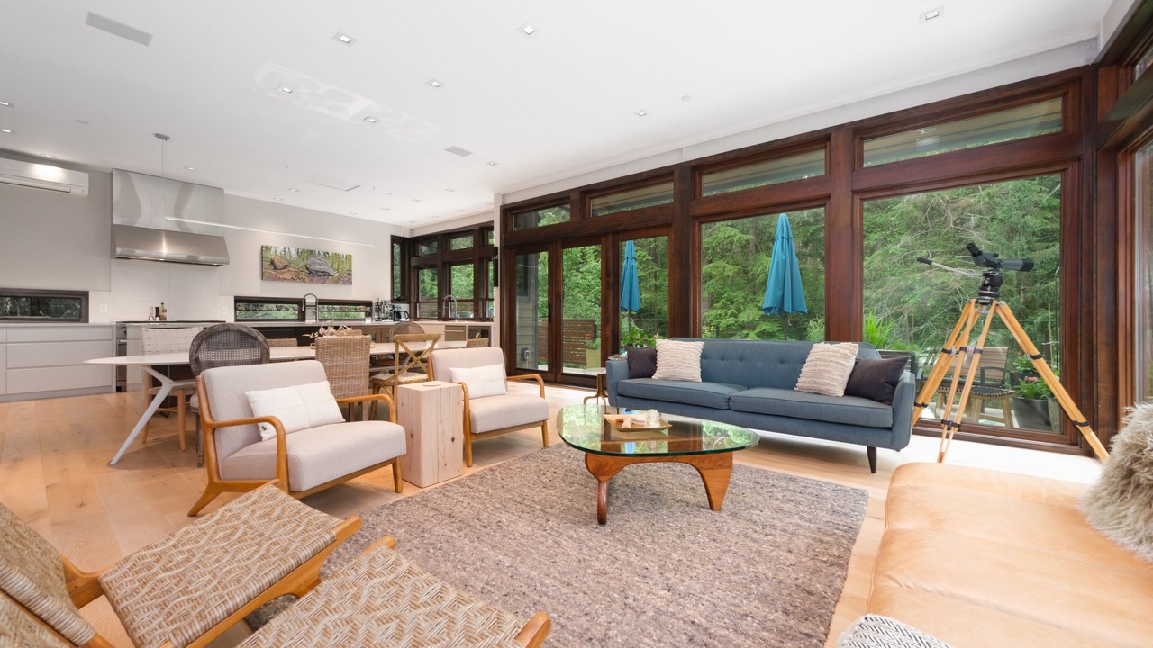 Photo of Livingroom in Deep Cove