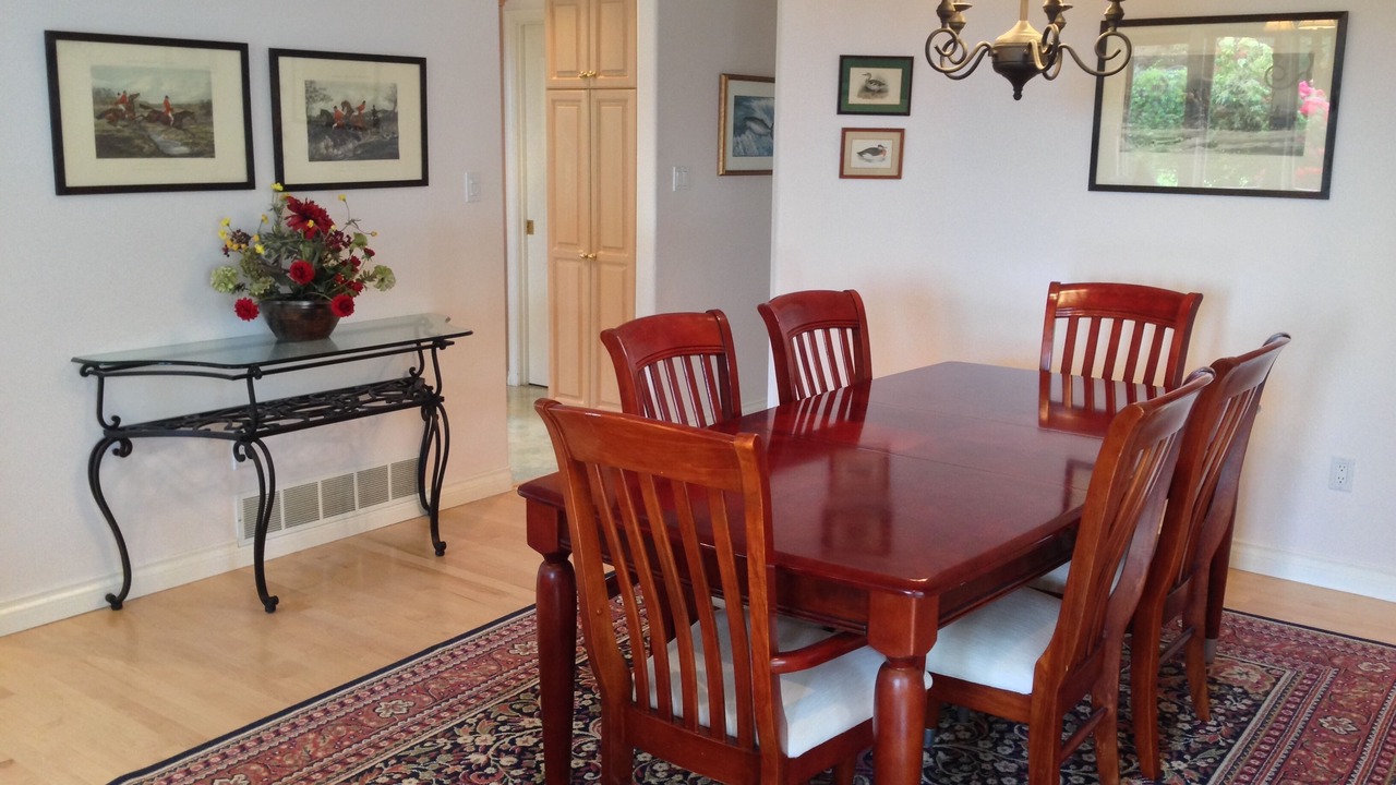 Photo of Livingroom in Mill Bay