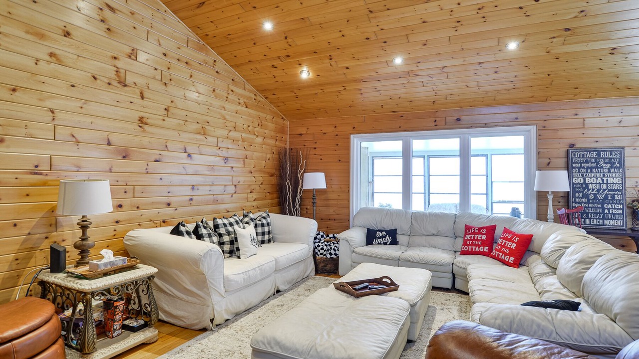 Photo of Livingroom in Orillia