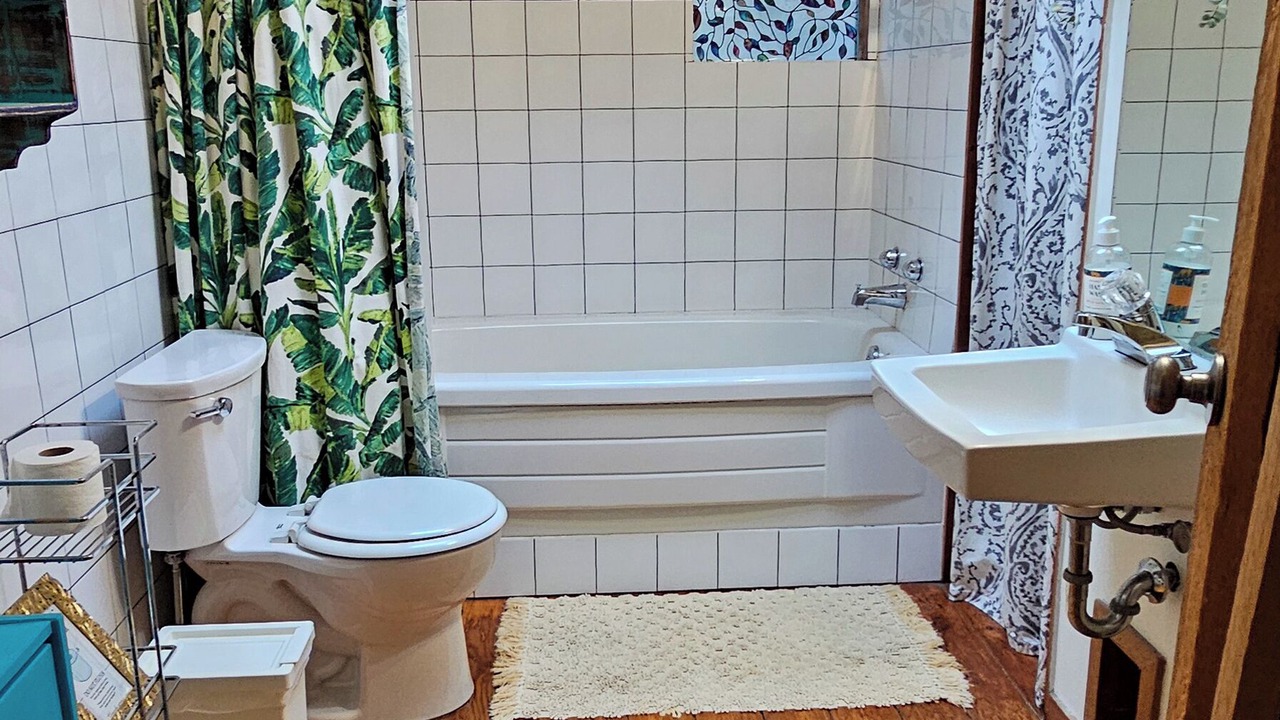 Photo of Bathroom in Hubbards
