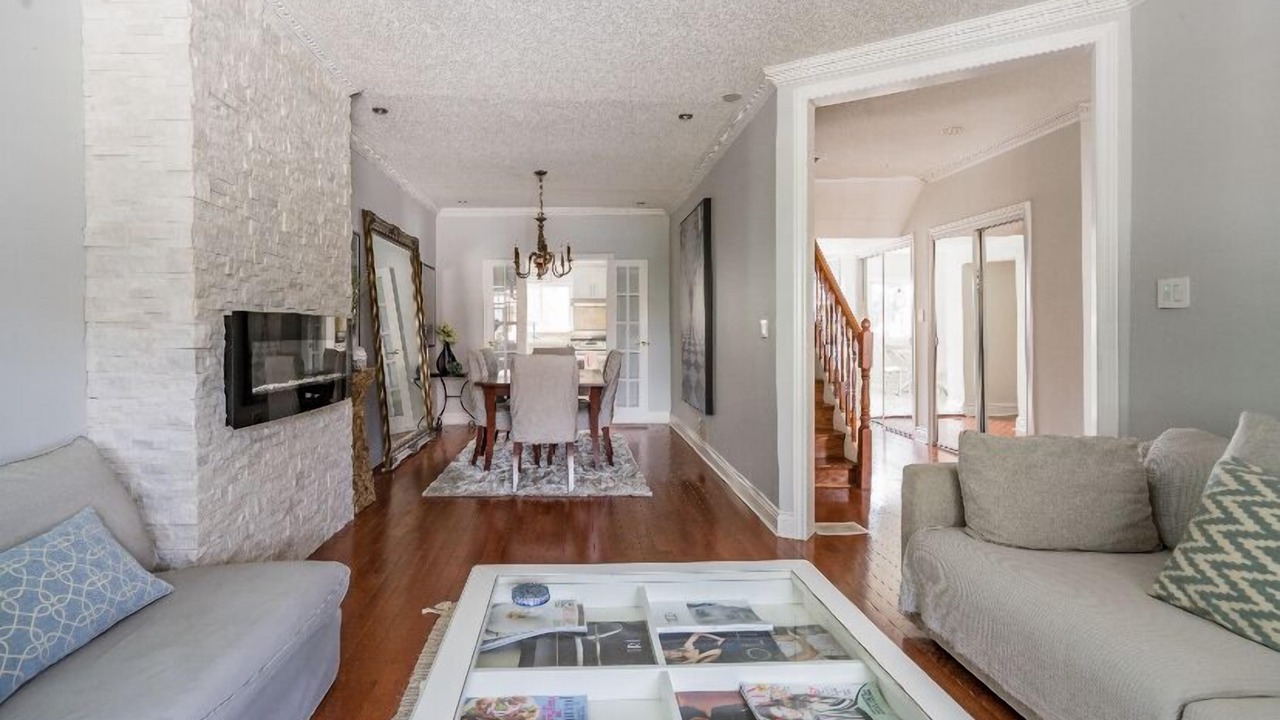 Photo of Livingroom in Oakwood Village