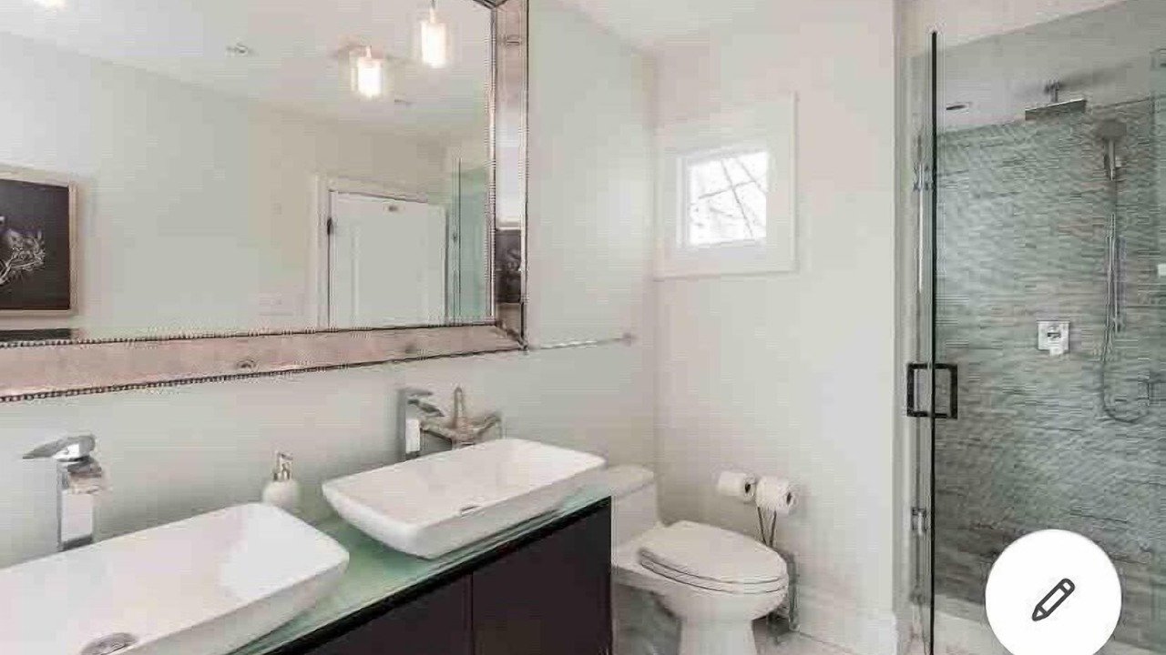 Photo of Bathroom in Oakwood Village