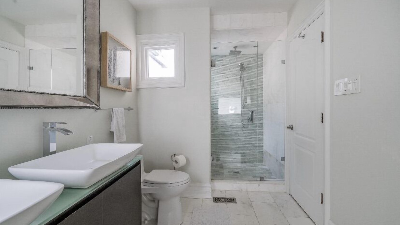 Photo of Bathroom in Oakwood Village