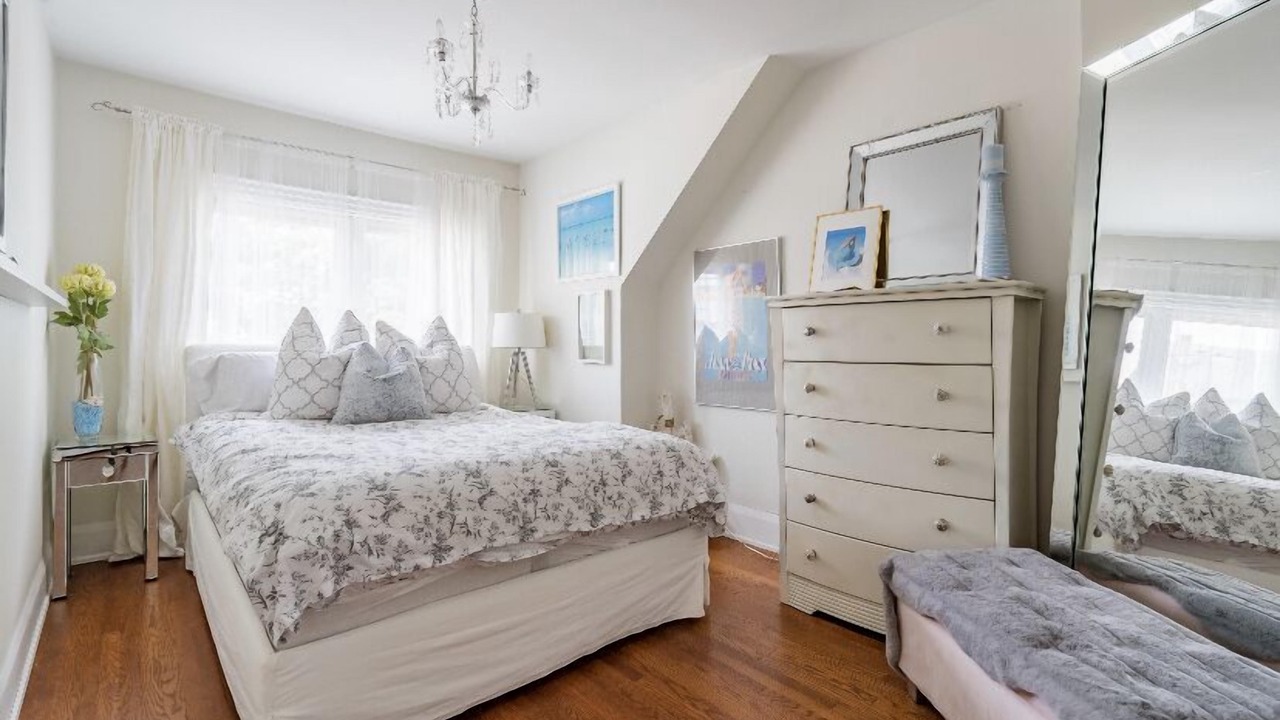 Photo of Bedroom in Oakwood Village