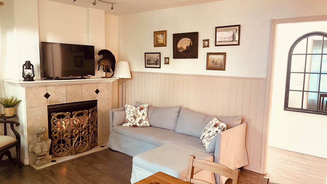 Photo of Livingroom in Fairview