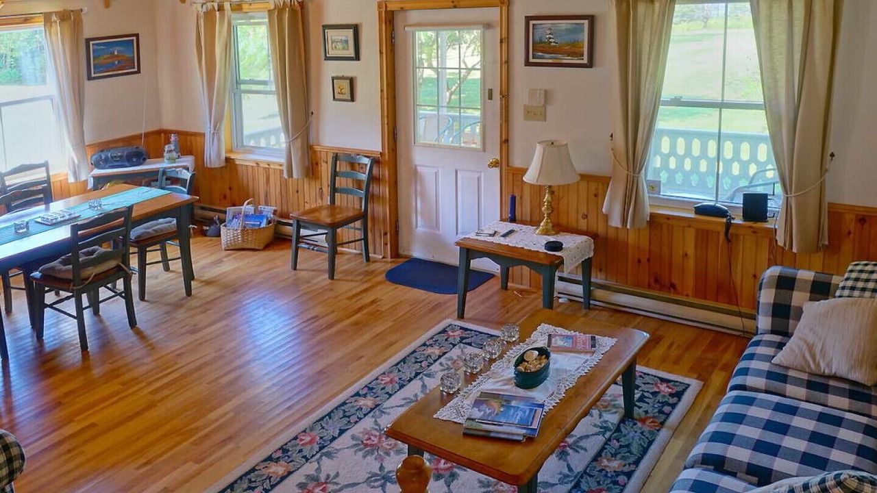 Photo of Livingroom in Panmure Island