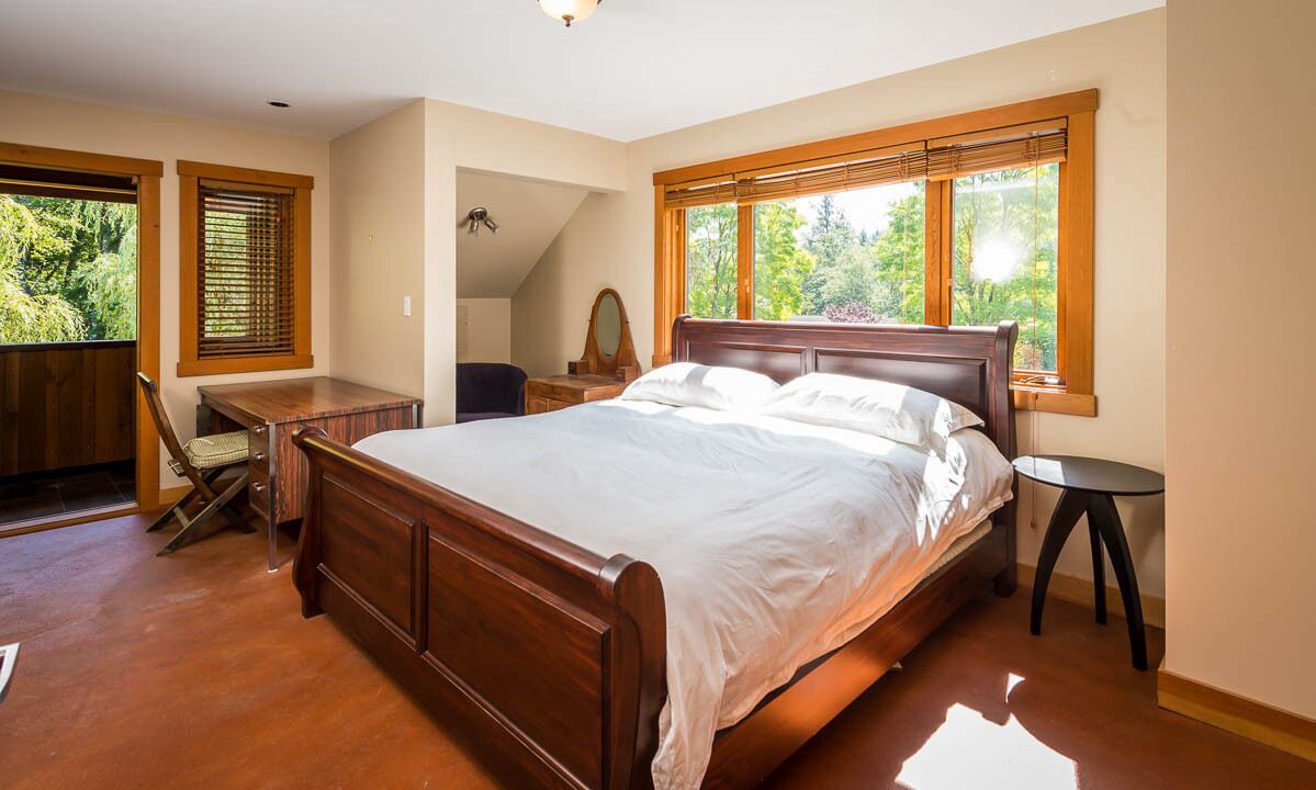 Photo of Bedroom in Brackendale