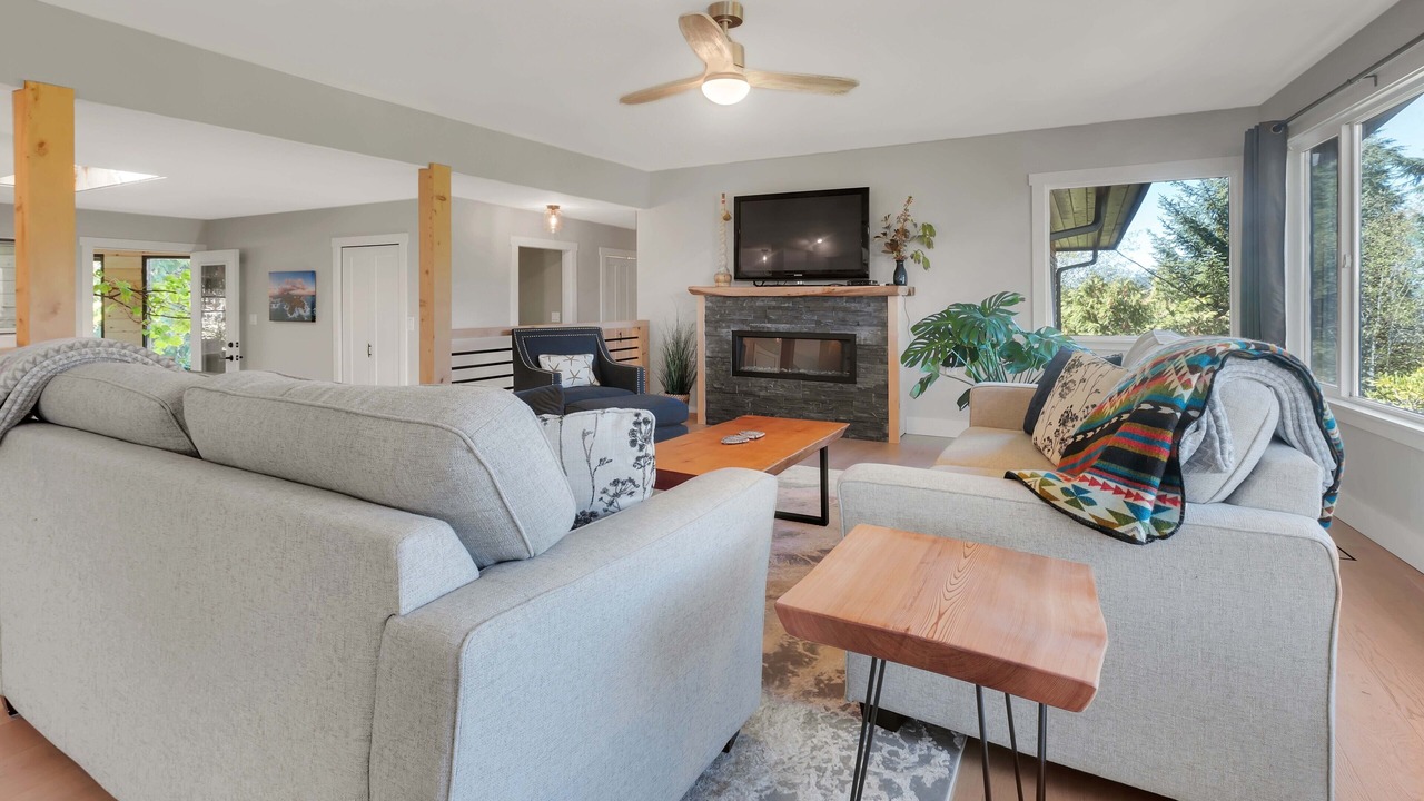 Photo of Livingroom in Ucluelet