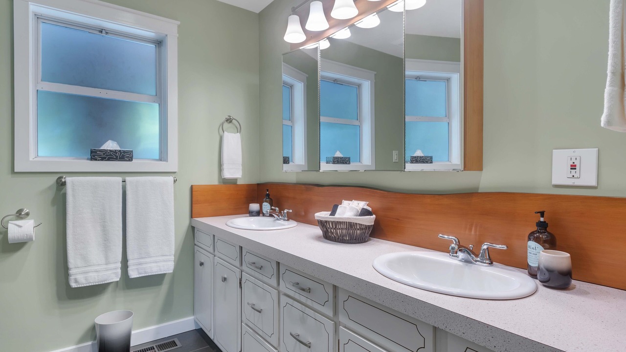Photo of Bathroom in Ucluelet