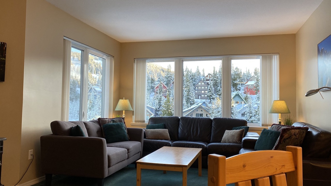 Photo of Livingroom in Courtenay