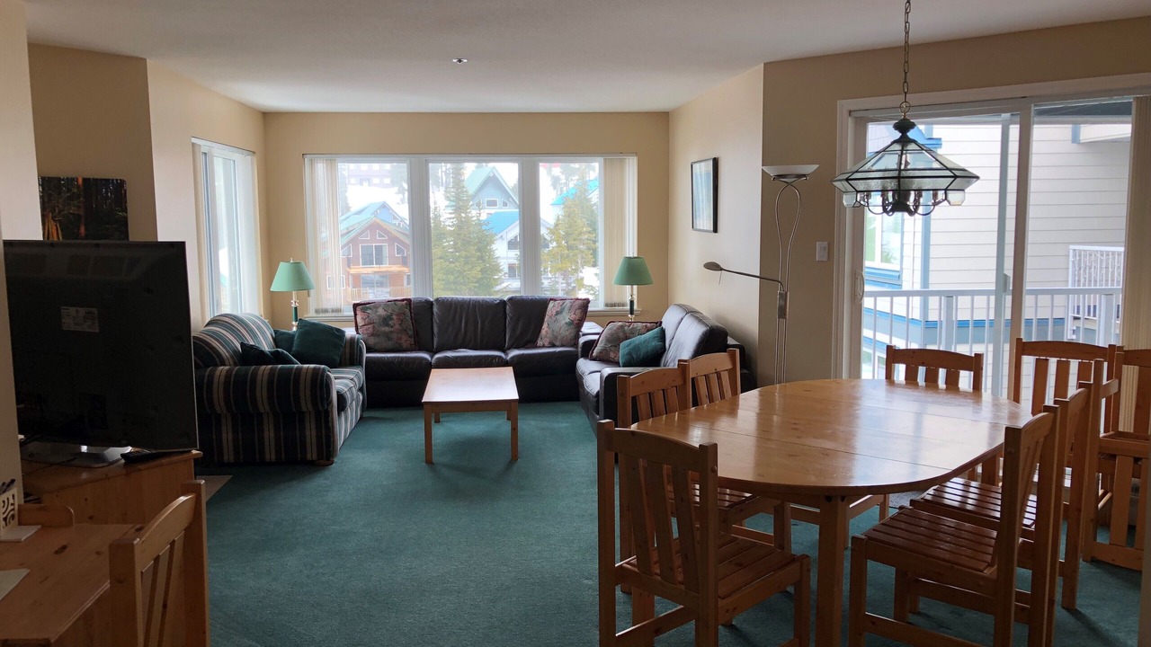 Photo of Livingroom in Courtenay