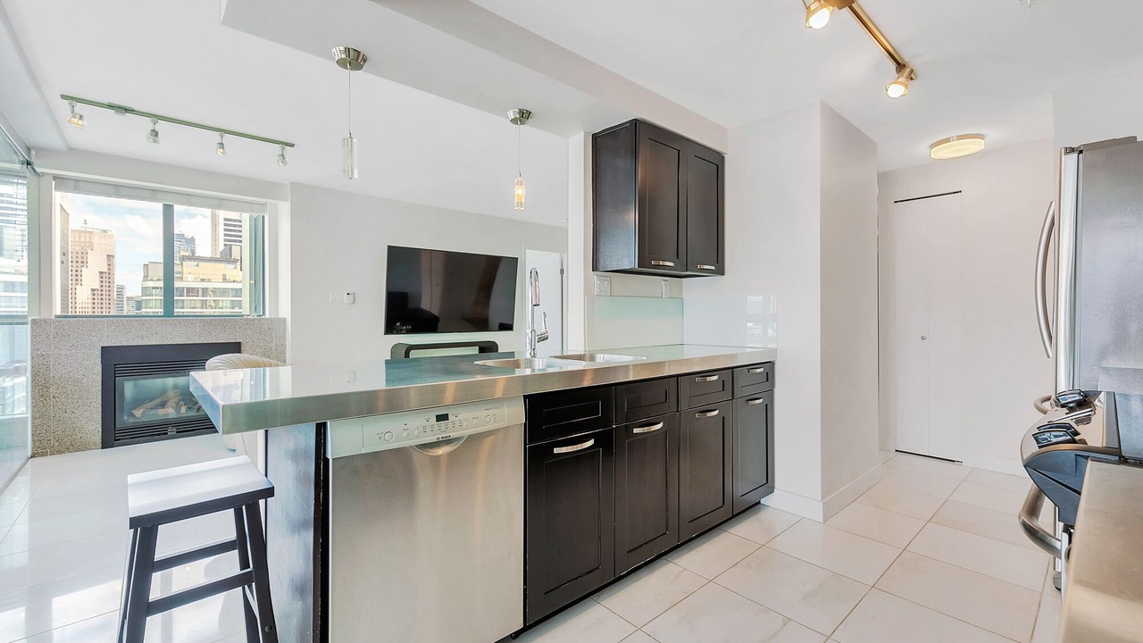 Photo of Kitchen in Coal Harbour