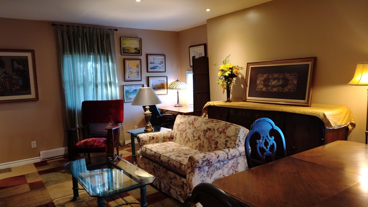 Photo of Livingroom in Maces Bay