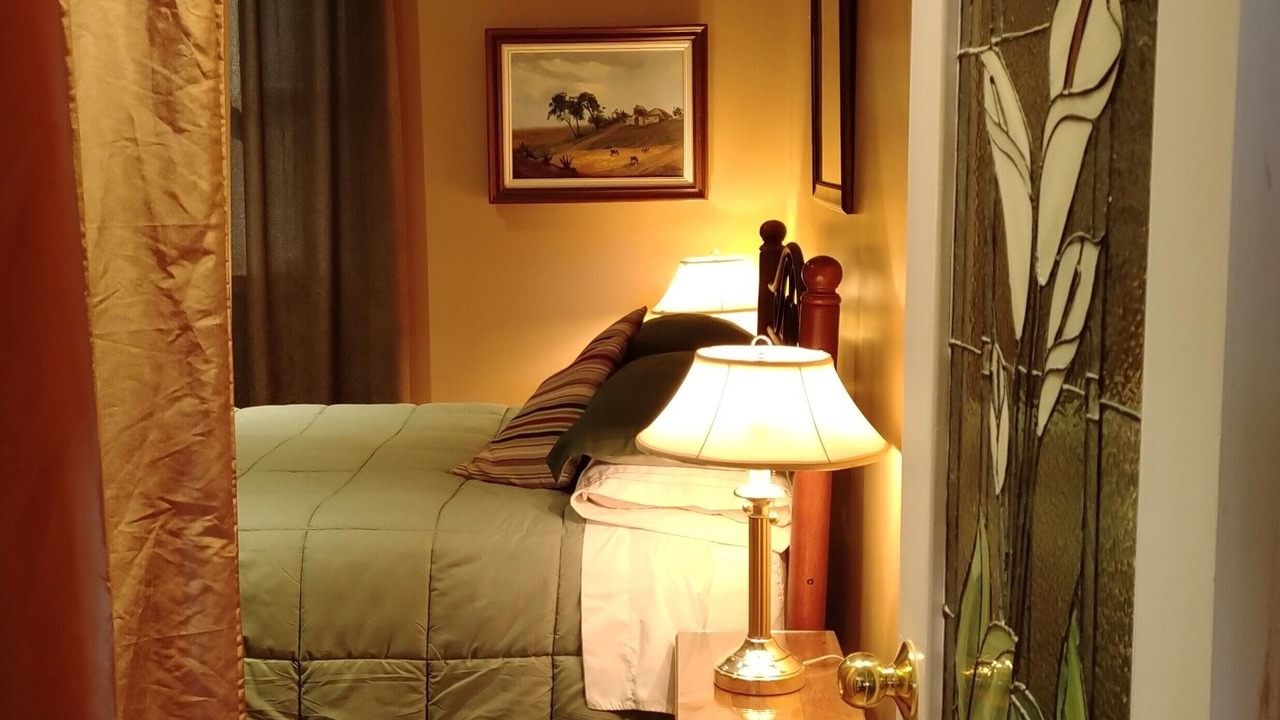Photo of Bedroom in Maces Bay
