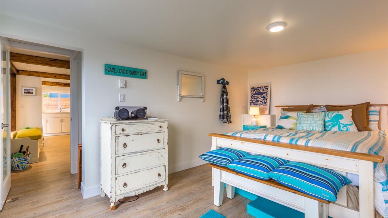Photo of Bedroom in Roberts Creek