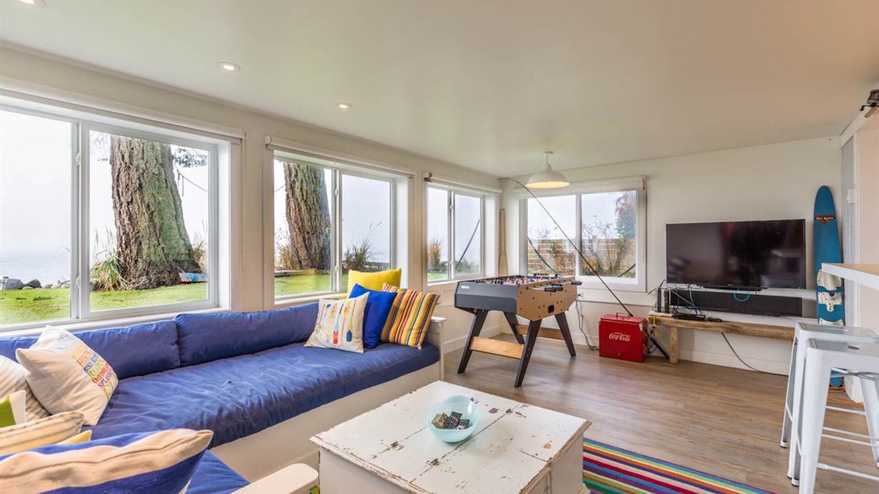 Photo of Livingroom in Roberts Creek