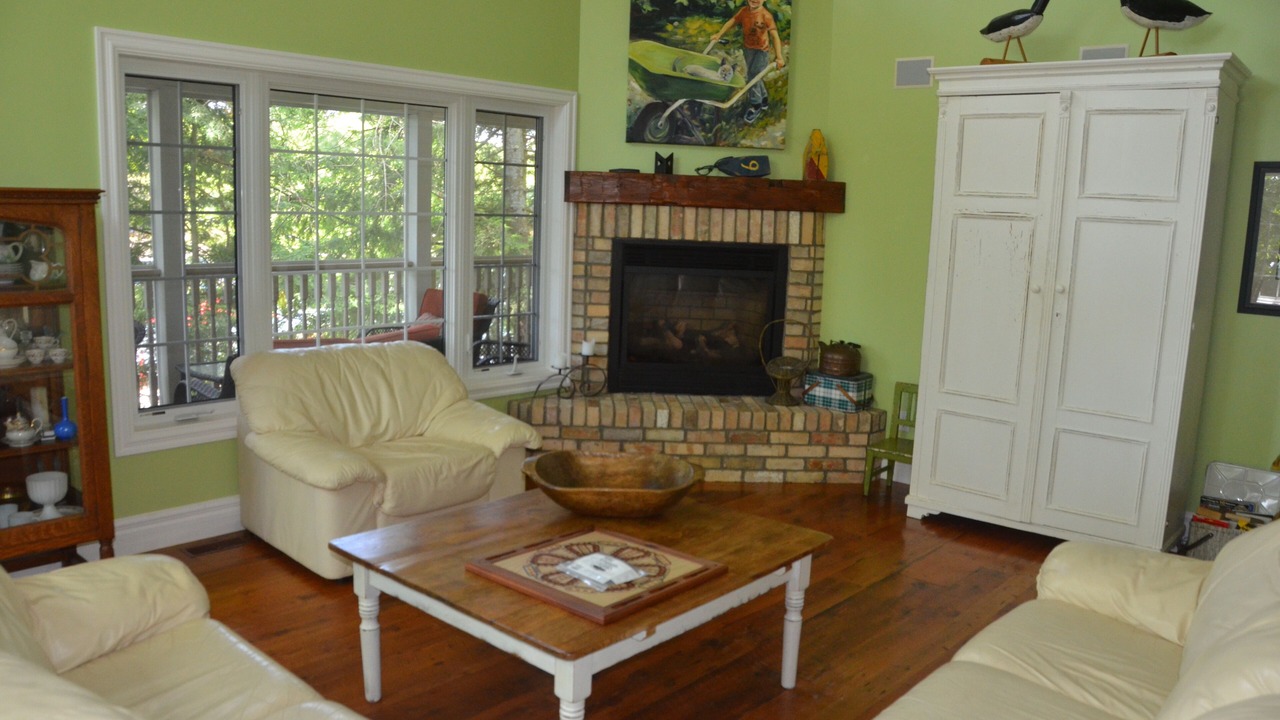 Photo of Livingroom in Port Carling