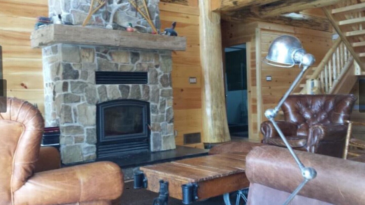 Photo of Livingroom in Unorganized Centre Parry Sound