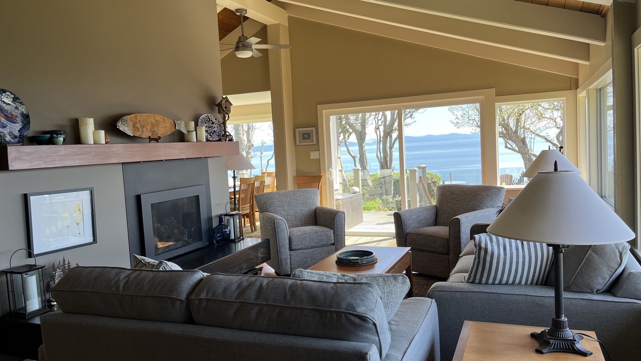 Photo of Livingroom in Comox