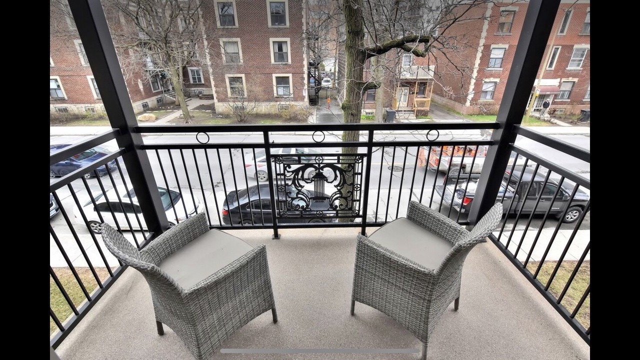 Photo of Patio Balcony in Cote-Des-Neiges—Notre-Dame-De-Grace