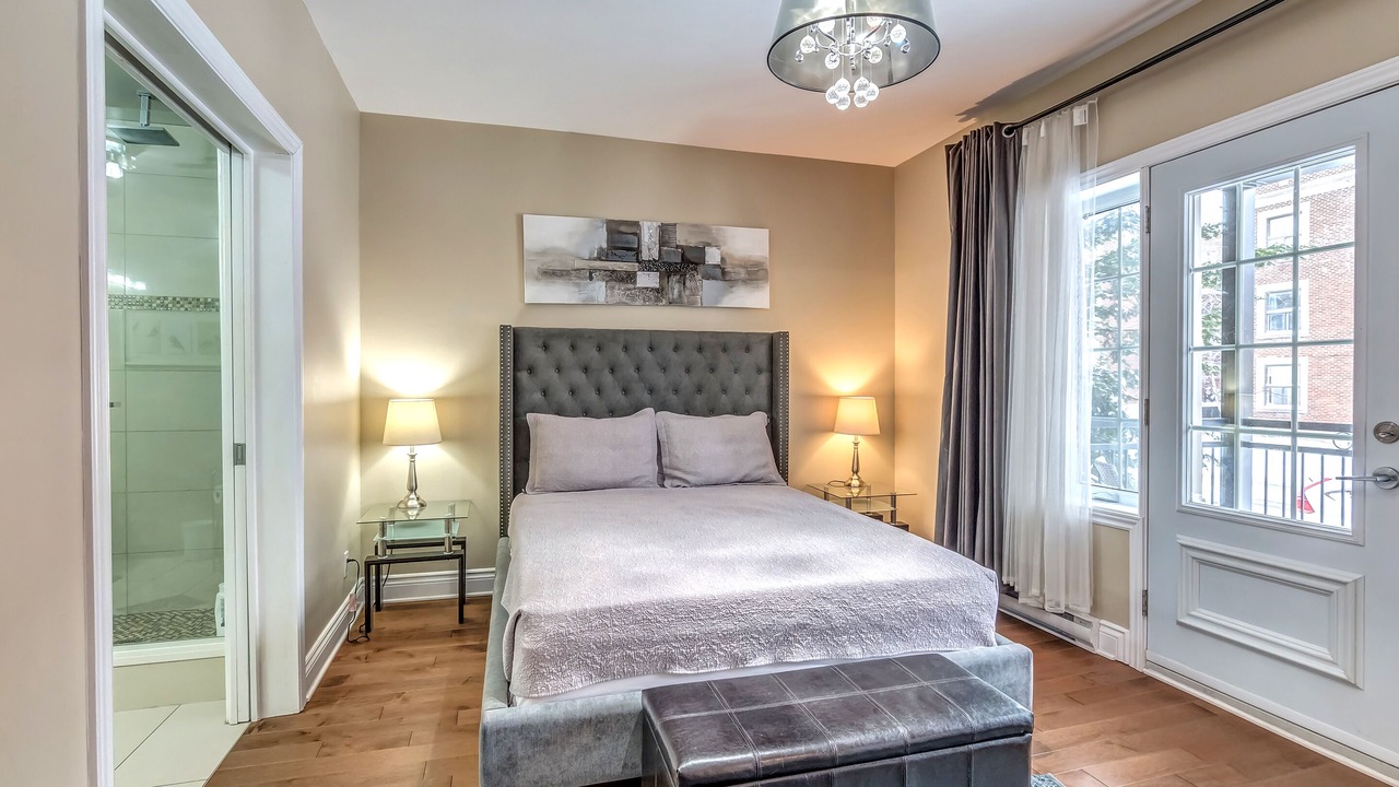 Photo of Bedroom in Cote-Des-Neiges—Notre-Dame-De-Grace