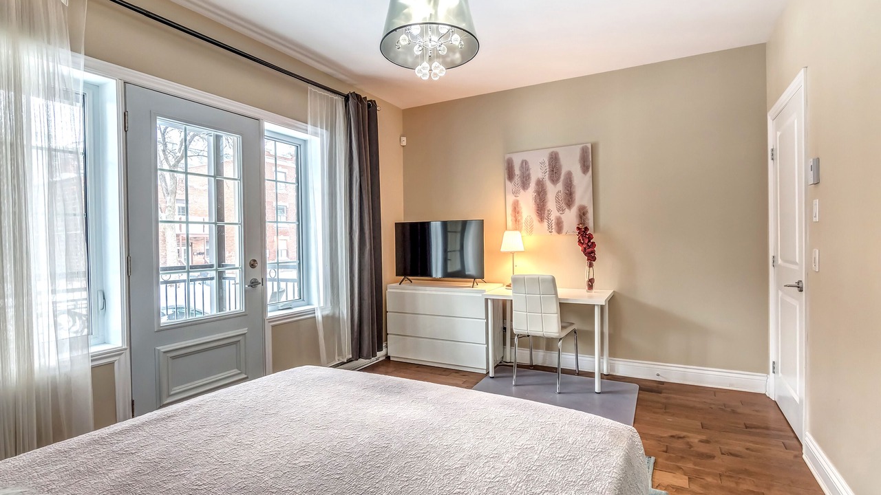 Photo of Bedroom in Cote-Des-Neiges—Notre-Dame-De-Grace