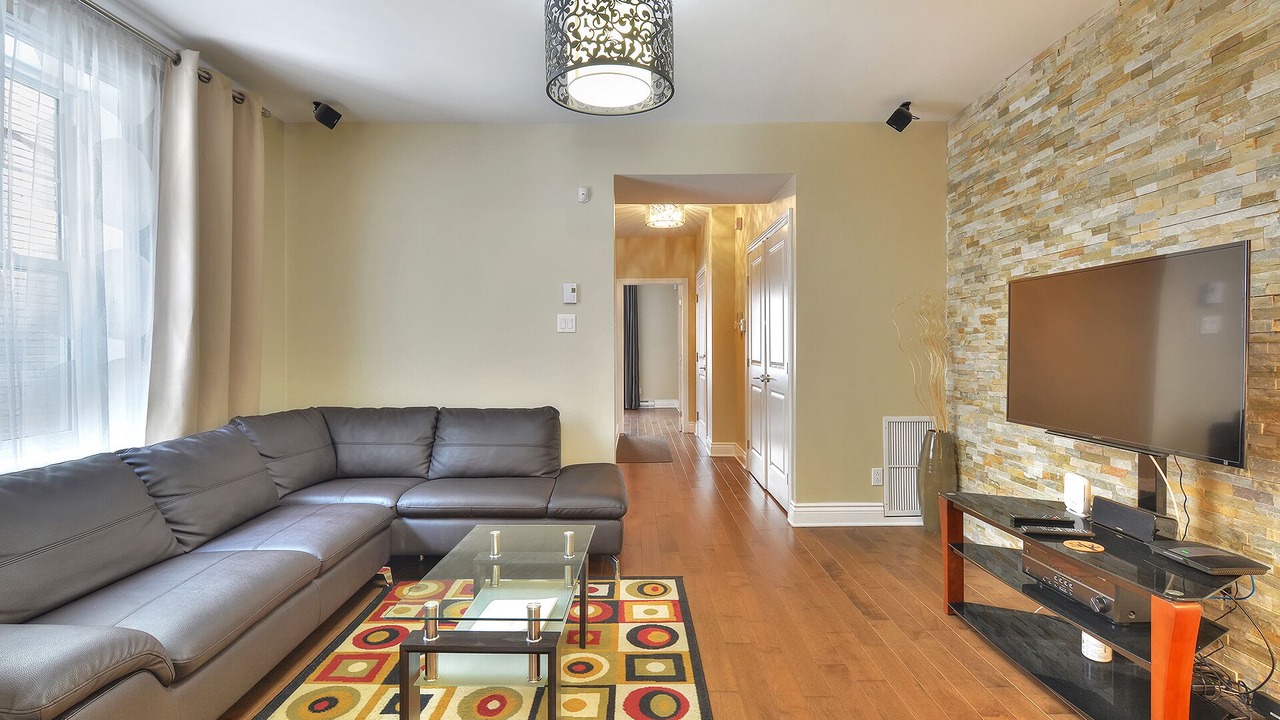 Photo of Bedroom in Cote-Des-Neiges—Notre-Dame-De-Grace