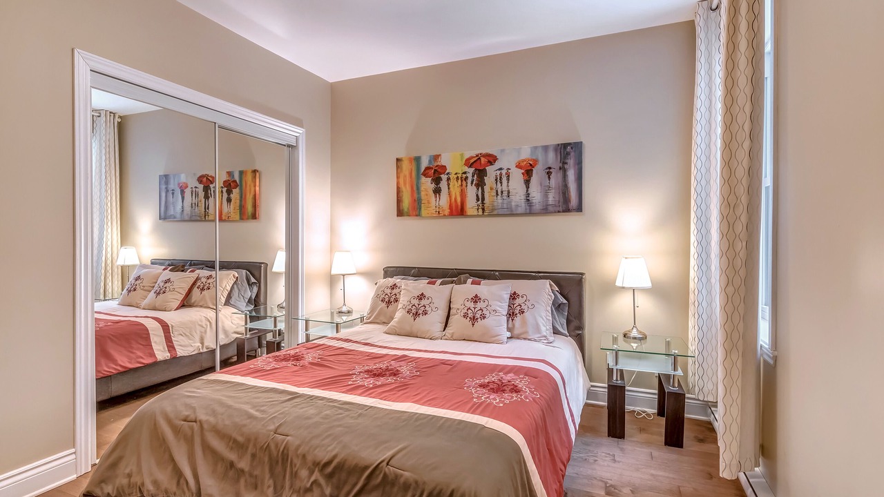 Photo of Bedroom in Cote-Des-Neiges—Notre-Dame-De-Grace