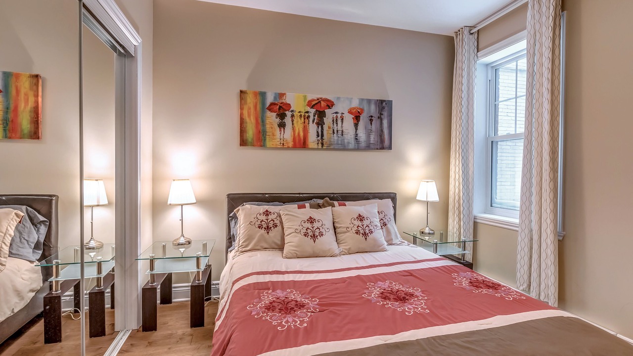 Photo of Bedroom in Cote-Des-Neiges—Notre-Dame-De-Grace
