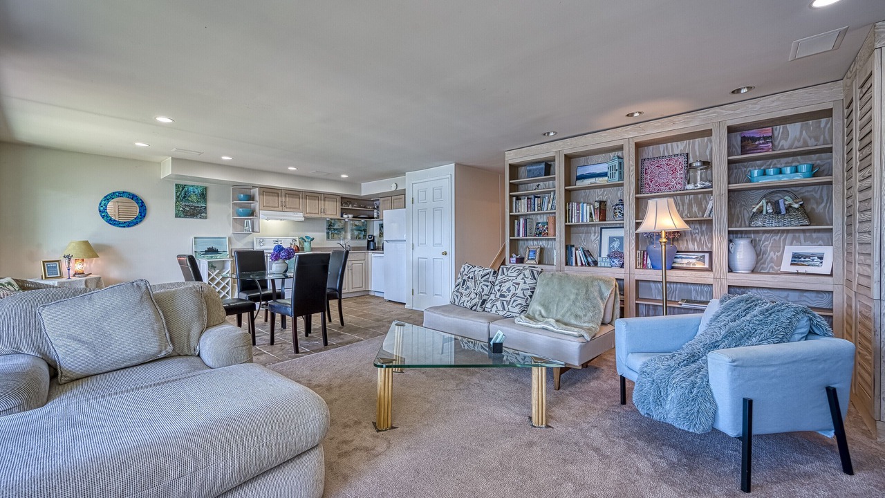 Photo of Livingroom in District of North Vancouver