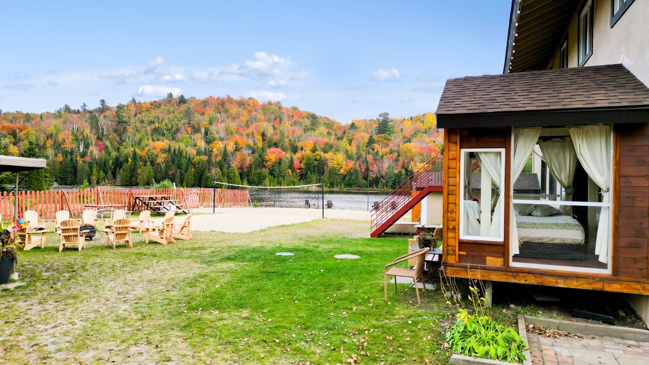 Photo of Patio Balcony in Sainte-Marguerite-du-Lac-Masson