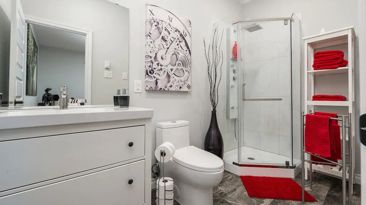 Photo of Bathroom in Cote-Saint-Paul