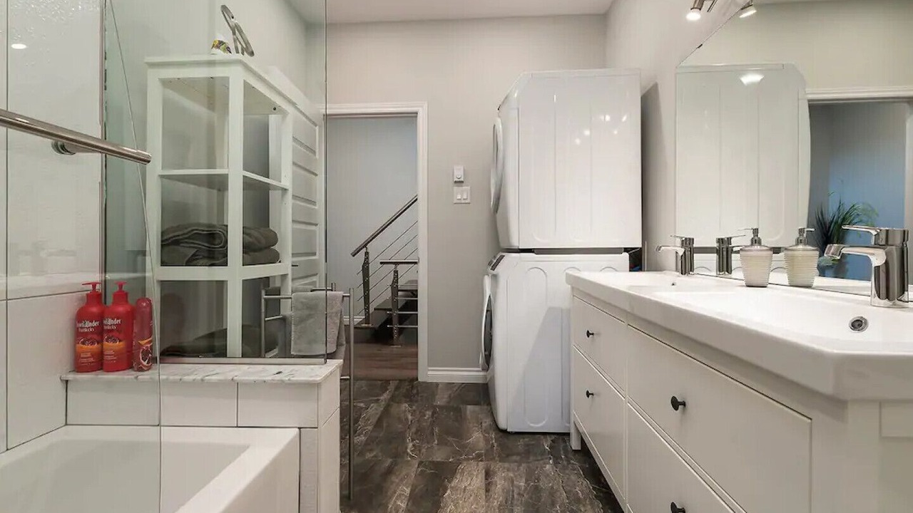 Photo of Bathroom in Cote-Saint-Paul