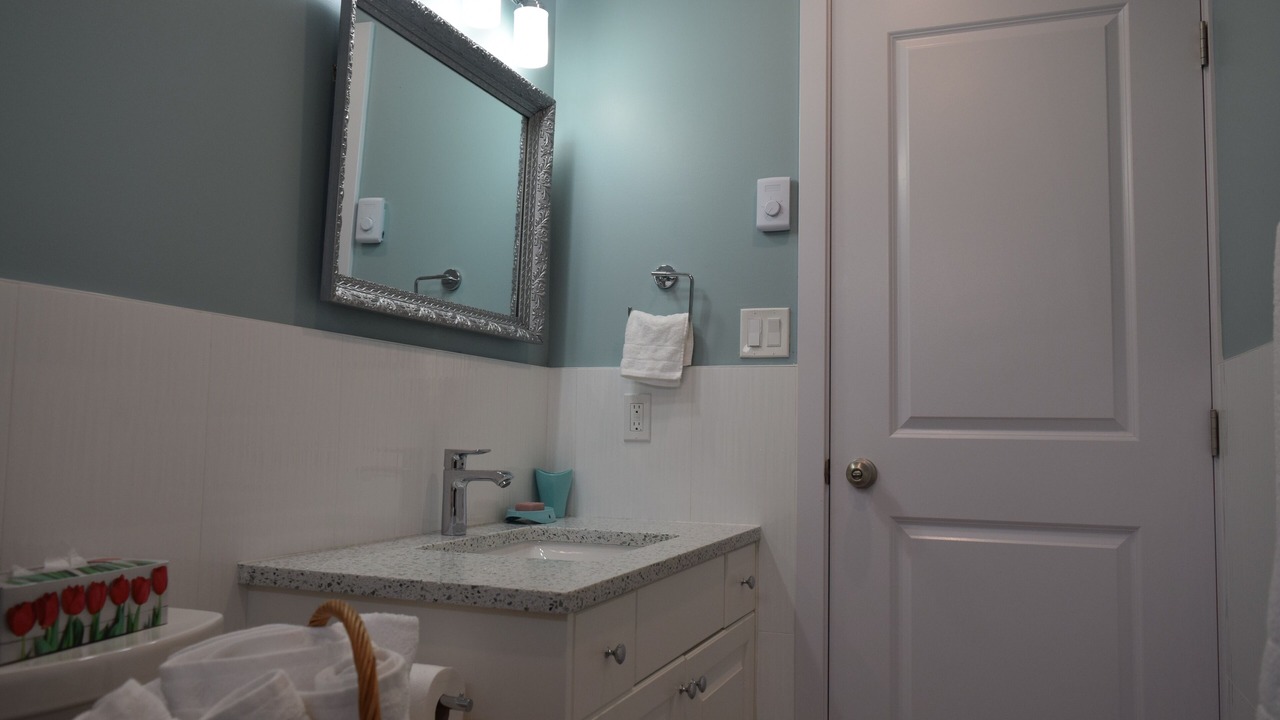 Photo of Bathroom in Saanich East