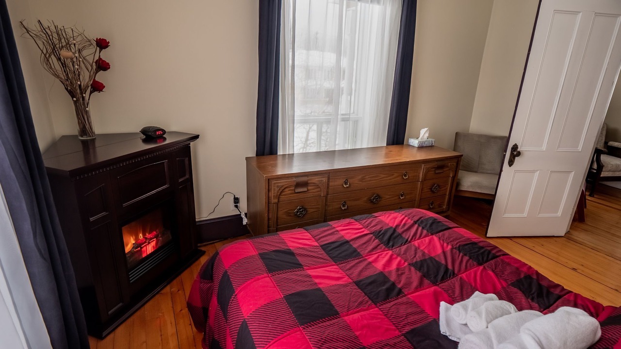 Photo of Bedroom in St-Augustin-de-Woburn
