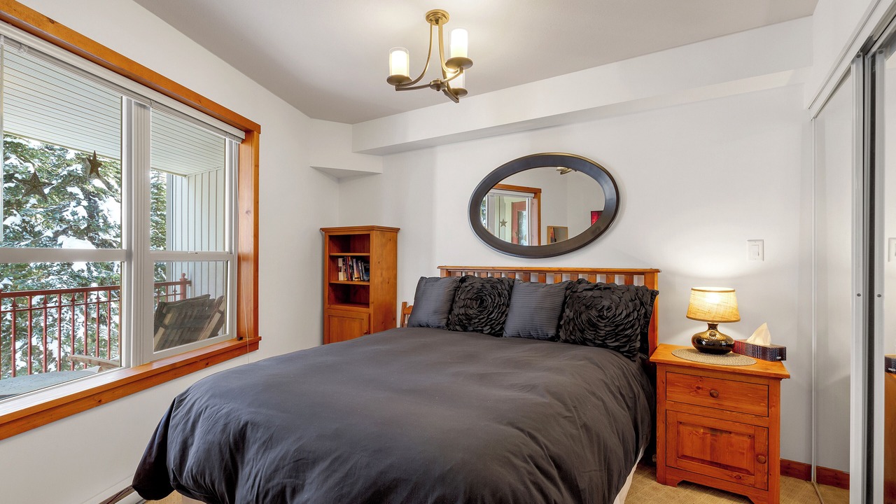 Photo of Bedroom in Silver Star Mountain