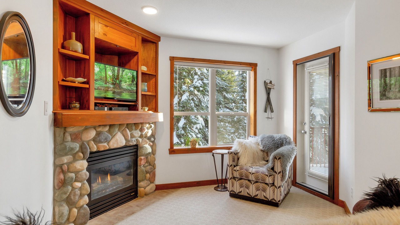 Photo of Livingroom in Silver Star Mountain