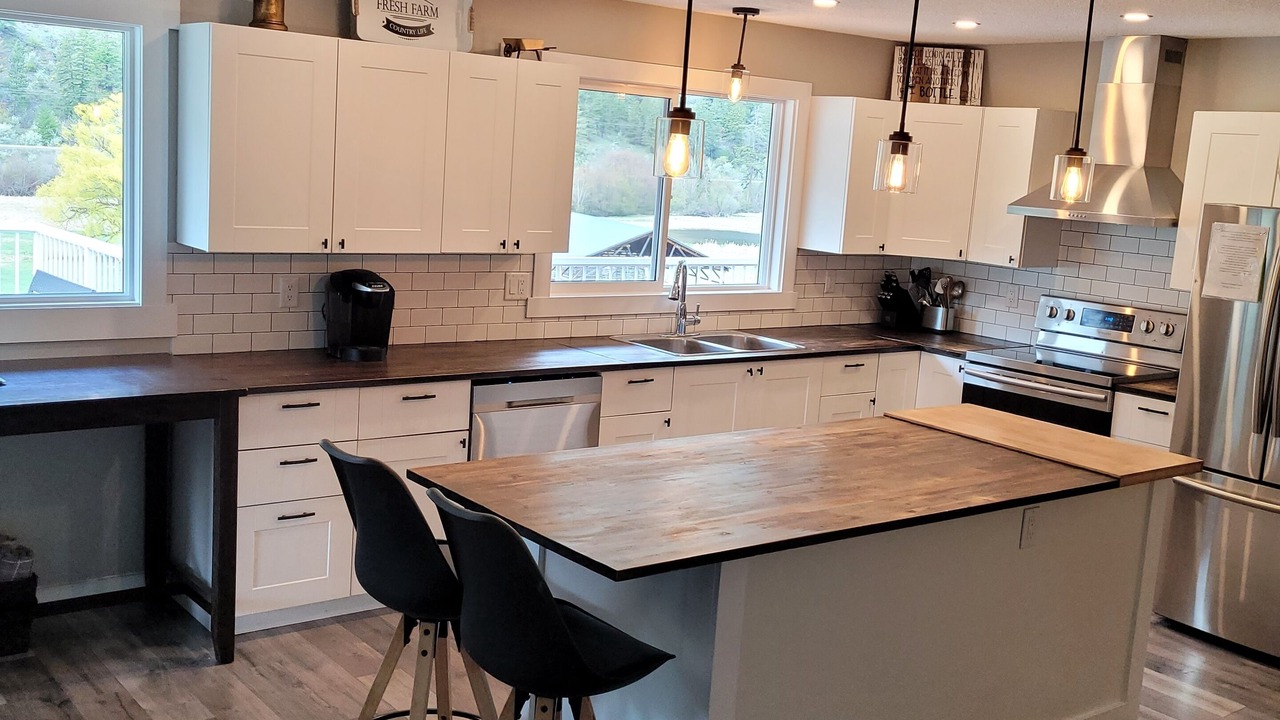 Photo of Kitchen in Okanagan-Similkameen