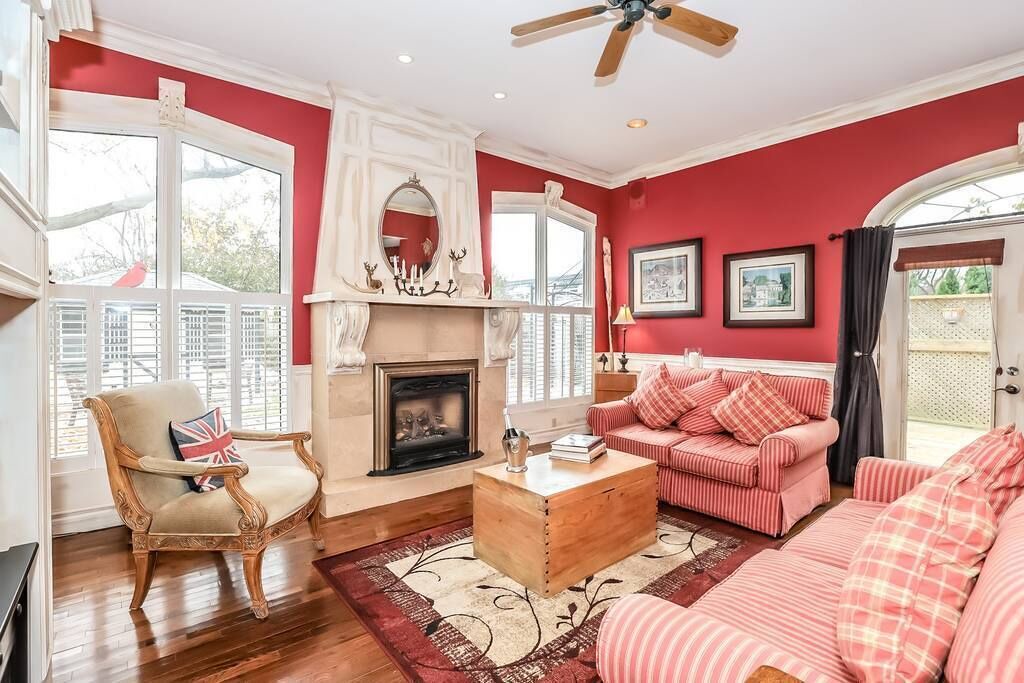 Photo of Livingroom in Old Town Historic District
