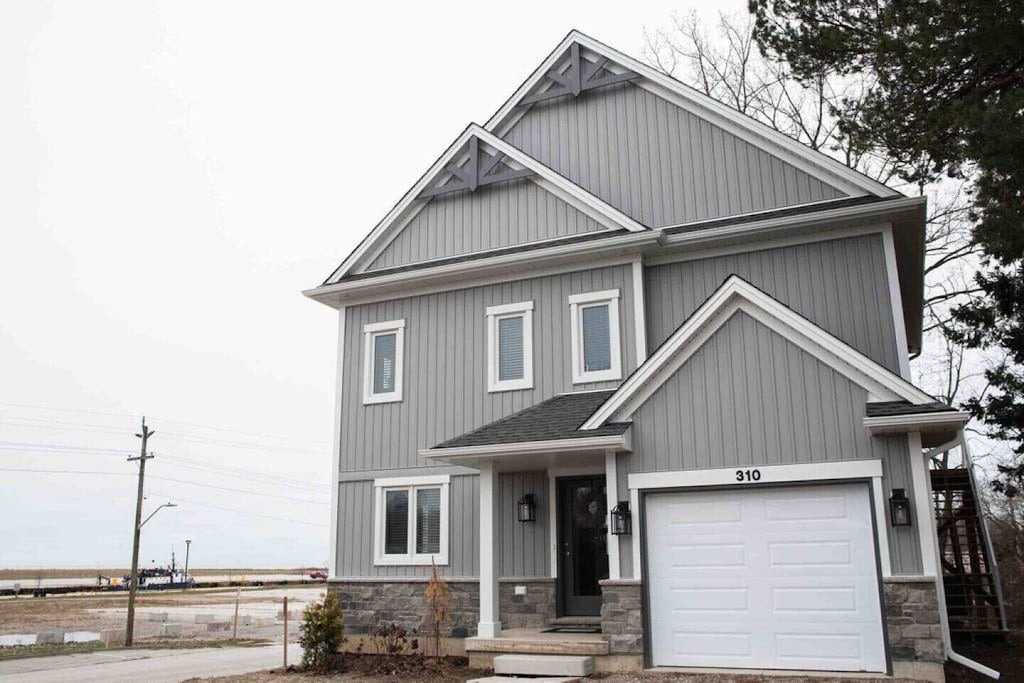 Photo of Others in Port Stanley