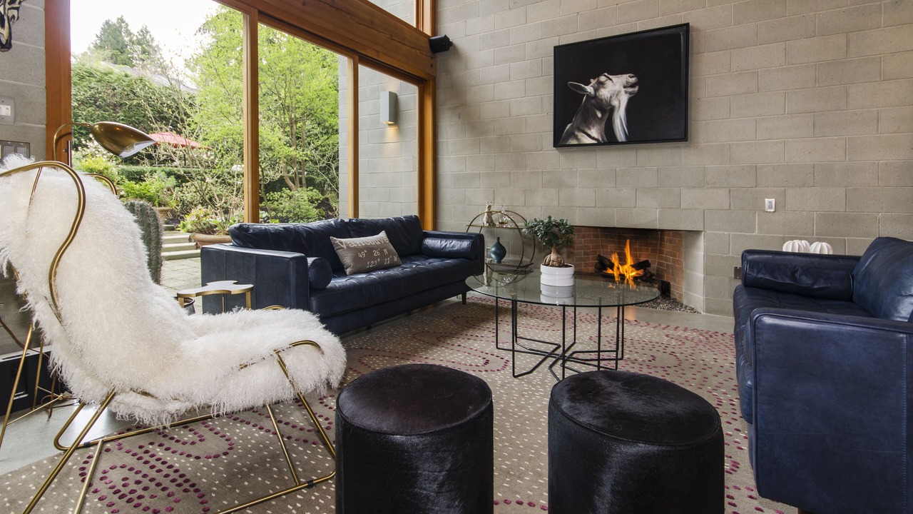 Photo of Livingroom in Kerrisdale