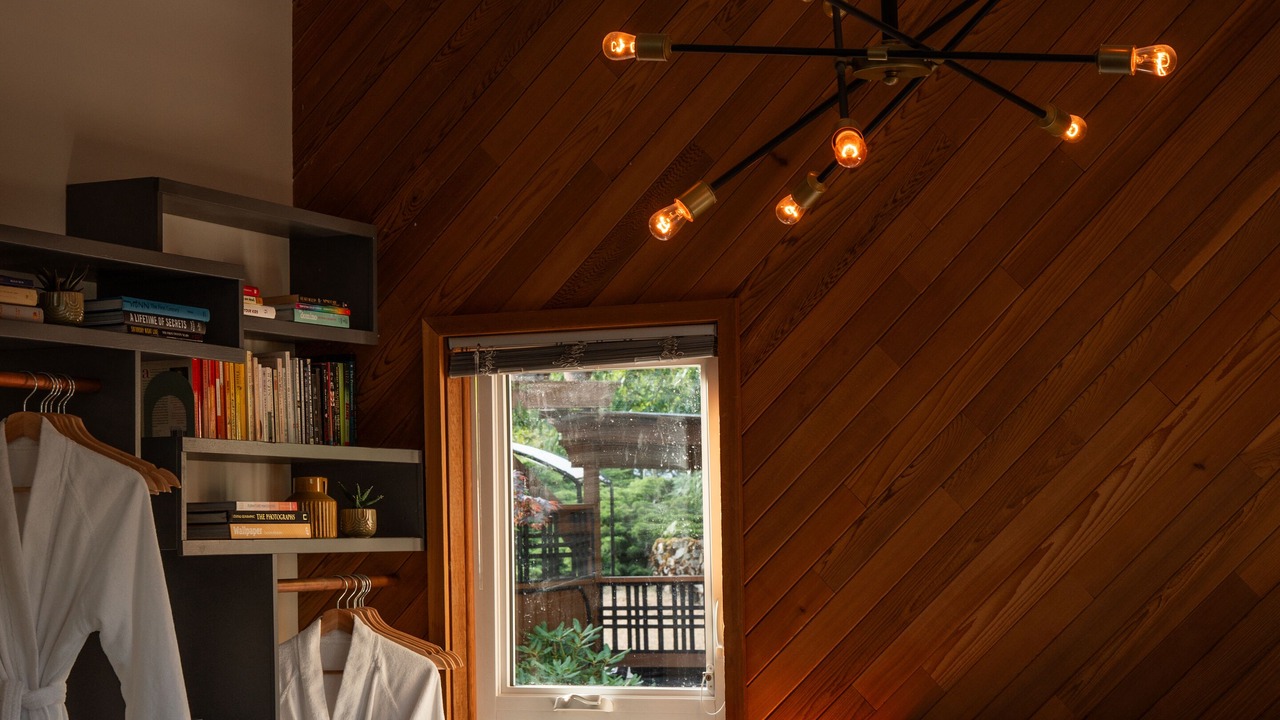 Photo of Bedroom in Departure Bay
