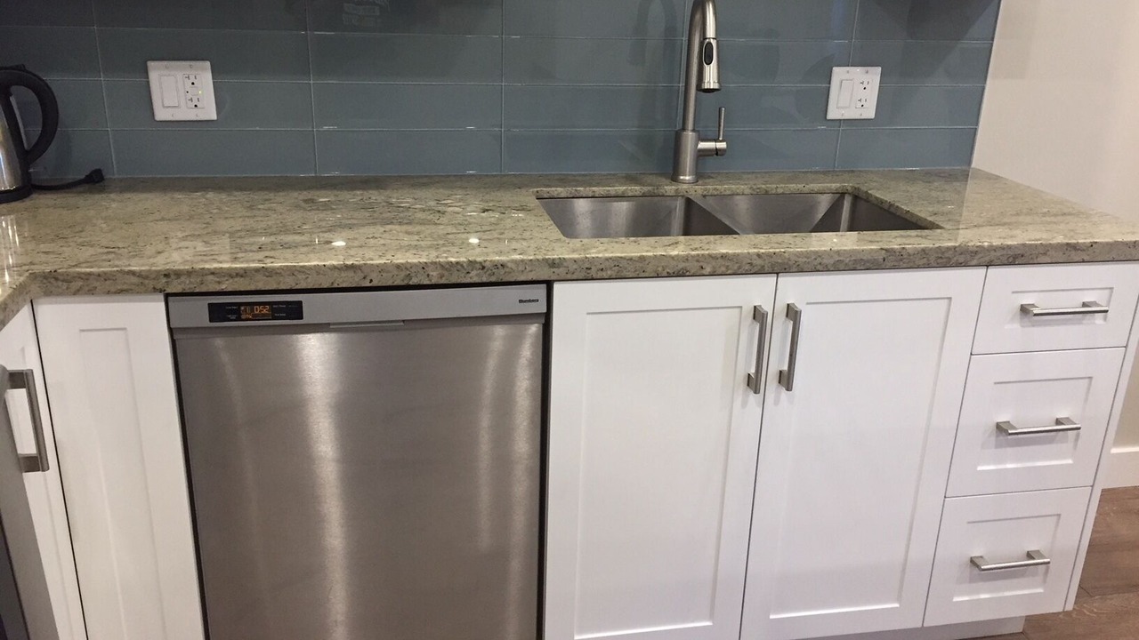 Photo of Kitchen in District of North Vancouver
