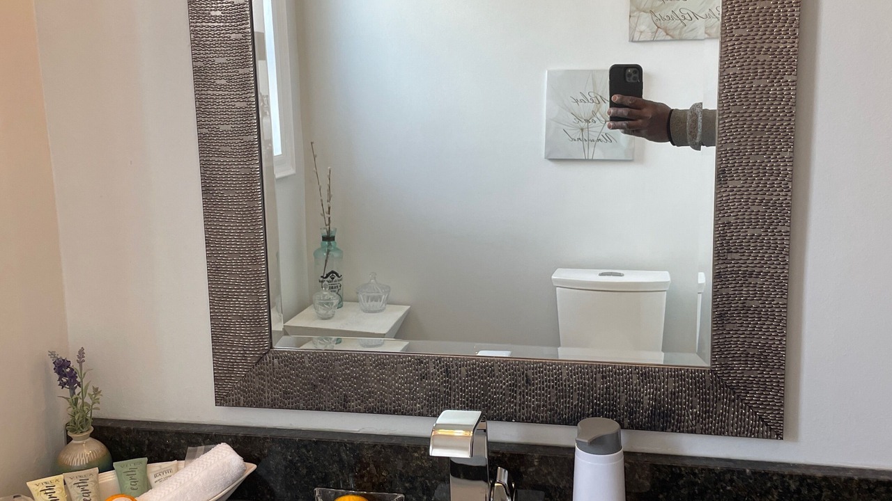Photo of Bathroom in Niagara Falls
