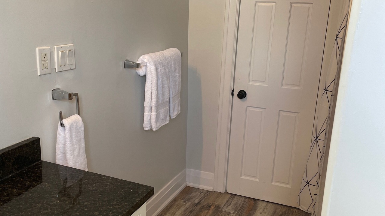 Photo of Bathroom in Niagara Falls