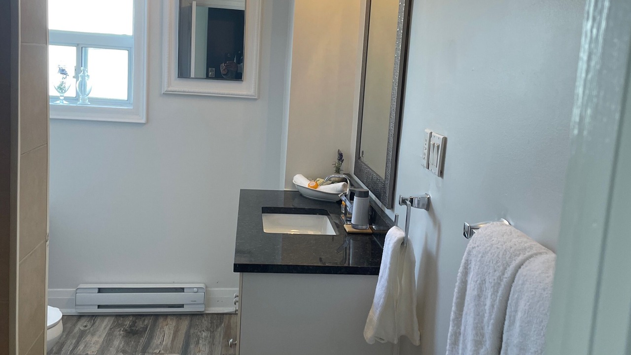 Photo of Bathroom in Niagara Falls