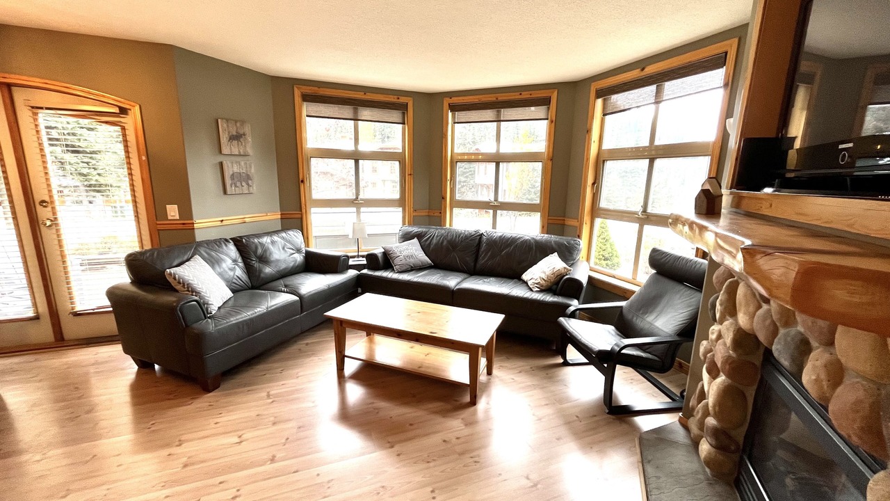 Photo of Livingroom in Sun Peaks