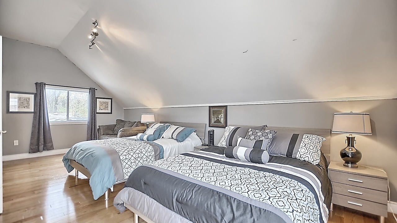 Photo of Bedroom in Alcona